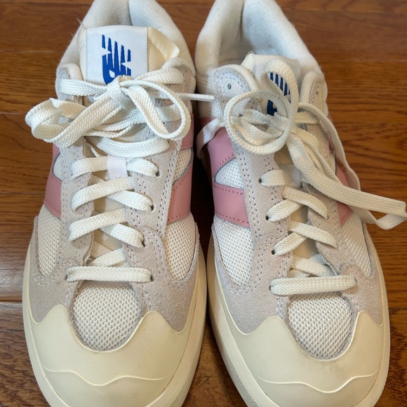 New Balance Pink and White Athletic Shoes Suede Mesh Men’s Size 7 main image 7